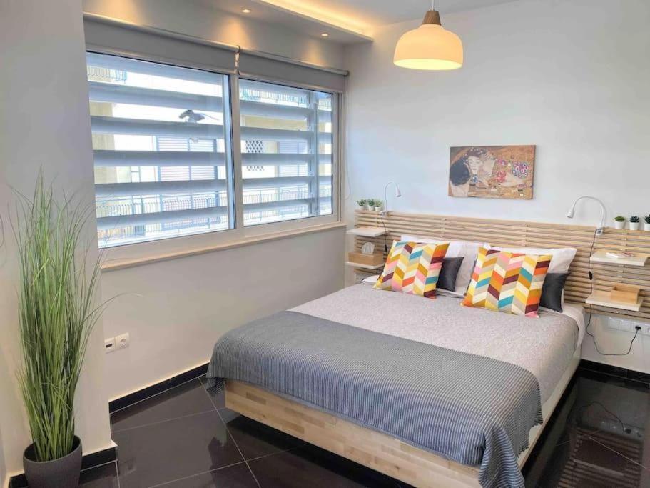 New Amazinglarge Luxury 4Br Suite/1Min Toacropolis アテネ エクステリア 写真